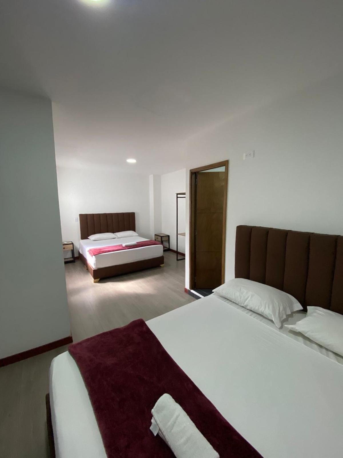 Hotel Gallery By 70 Меделин Екстериор снимка
