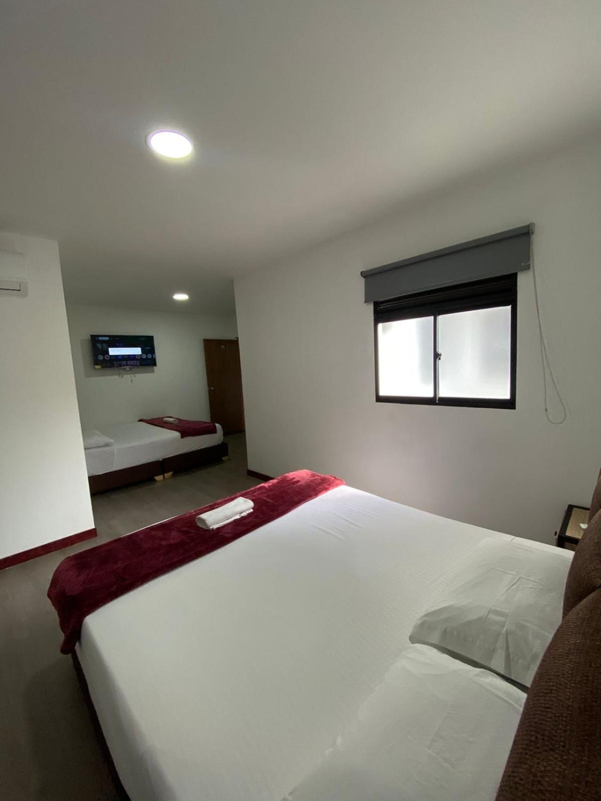 Hotel Gallery By 70 Меделин Екстериор снимка