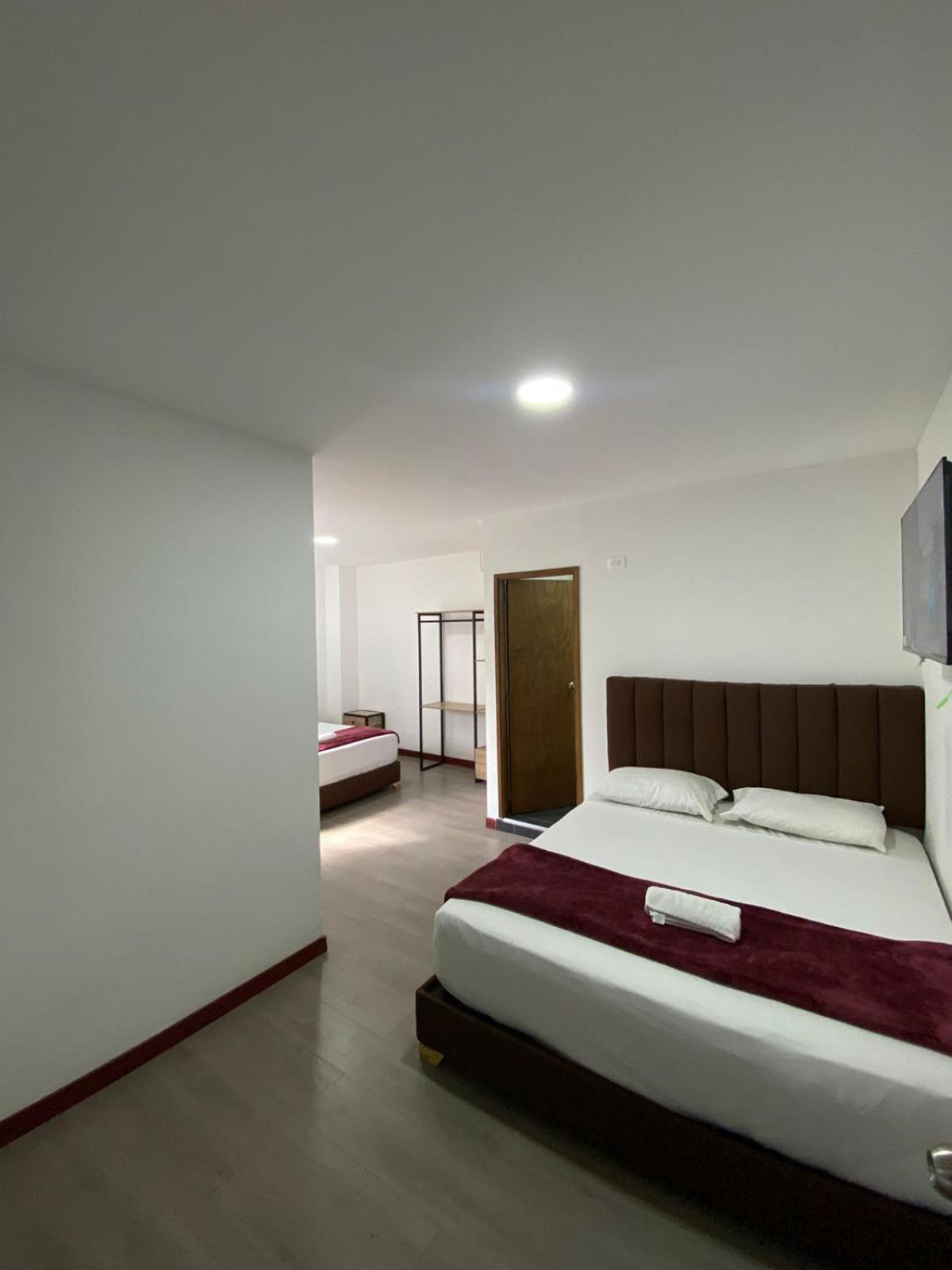 Hotel Gallery By 70 Меделин Екстериор снимка