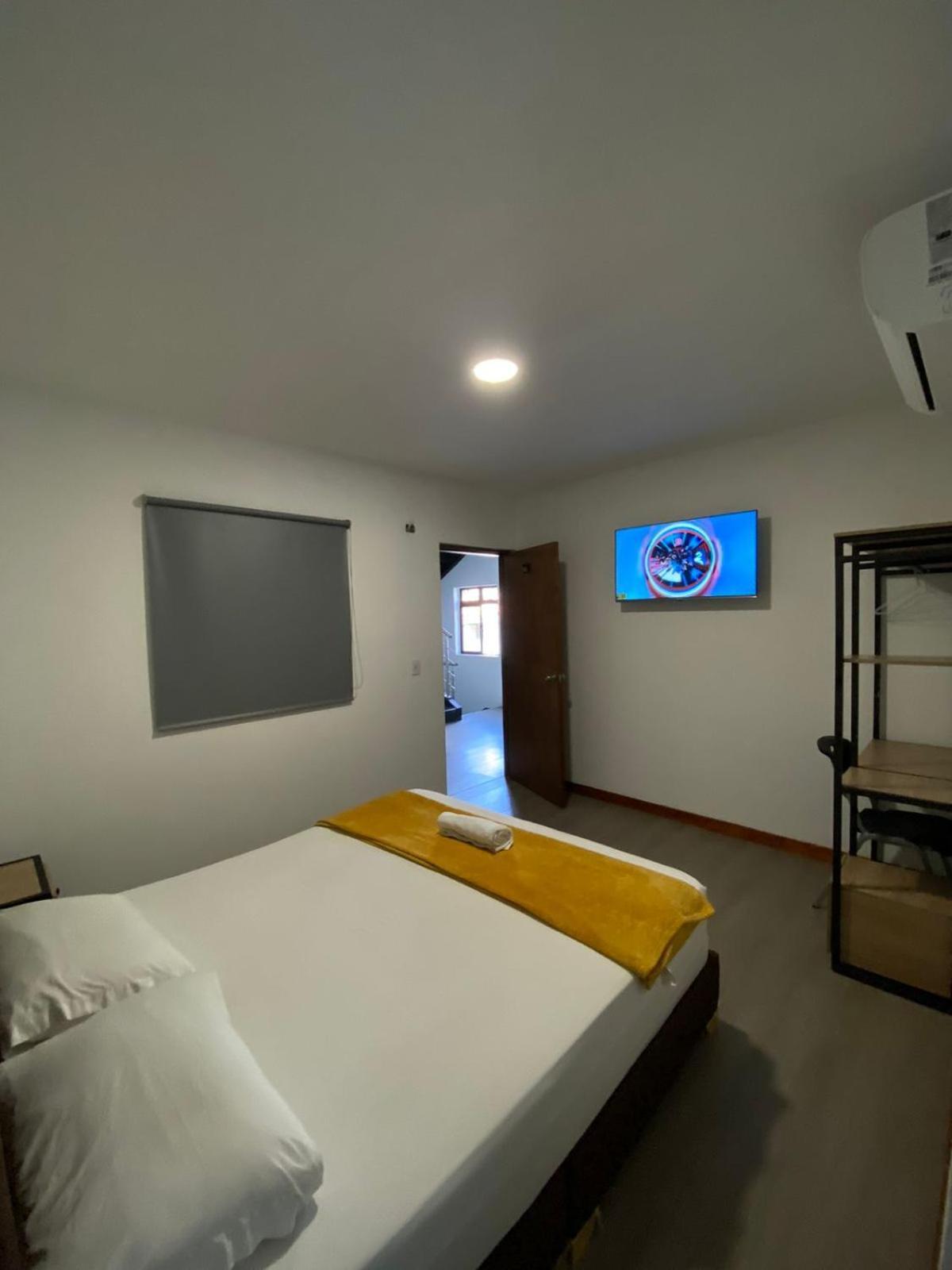 Hotel Gallery By 70 Меделин Екстериор снимка