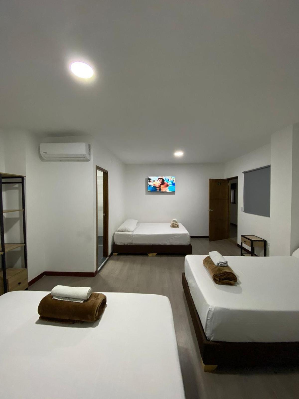 Hotel Gallery By 70 Меделин Екстериор снимка